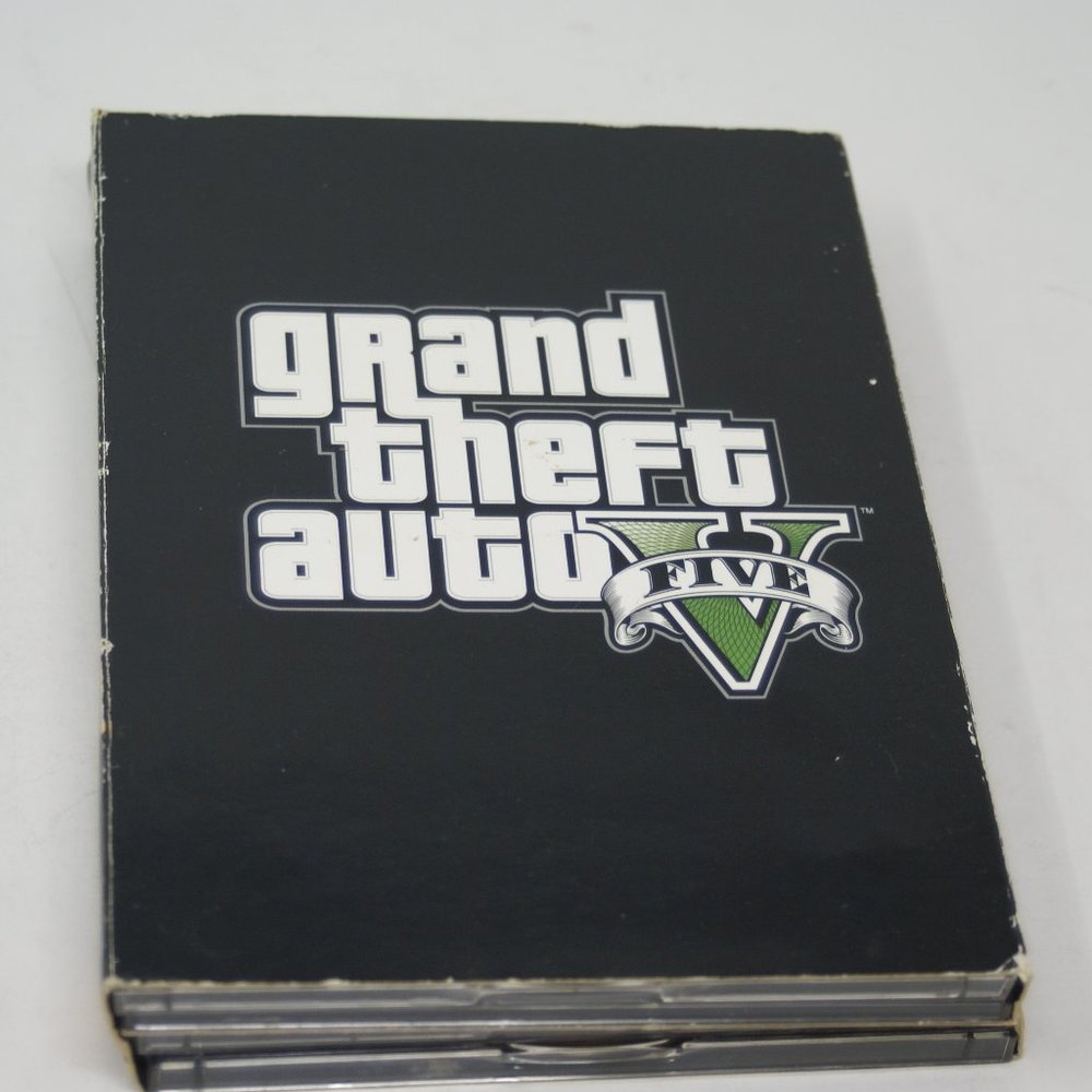 Grand Theft Auto V for PC Complete 7 disc set no scratches Rockstar Games